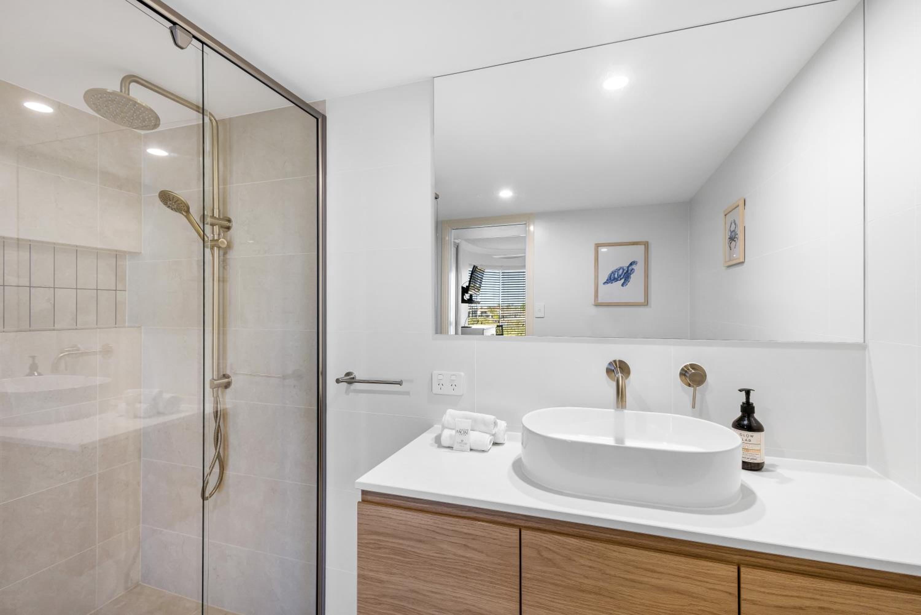 Salty Kisses @ Riverdance - 3 bedroom apartment