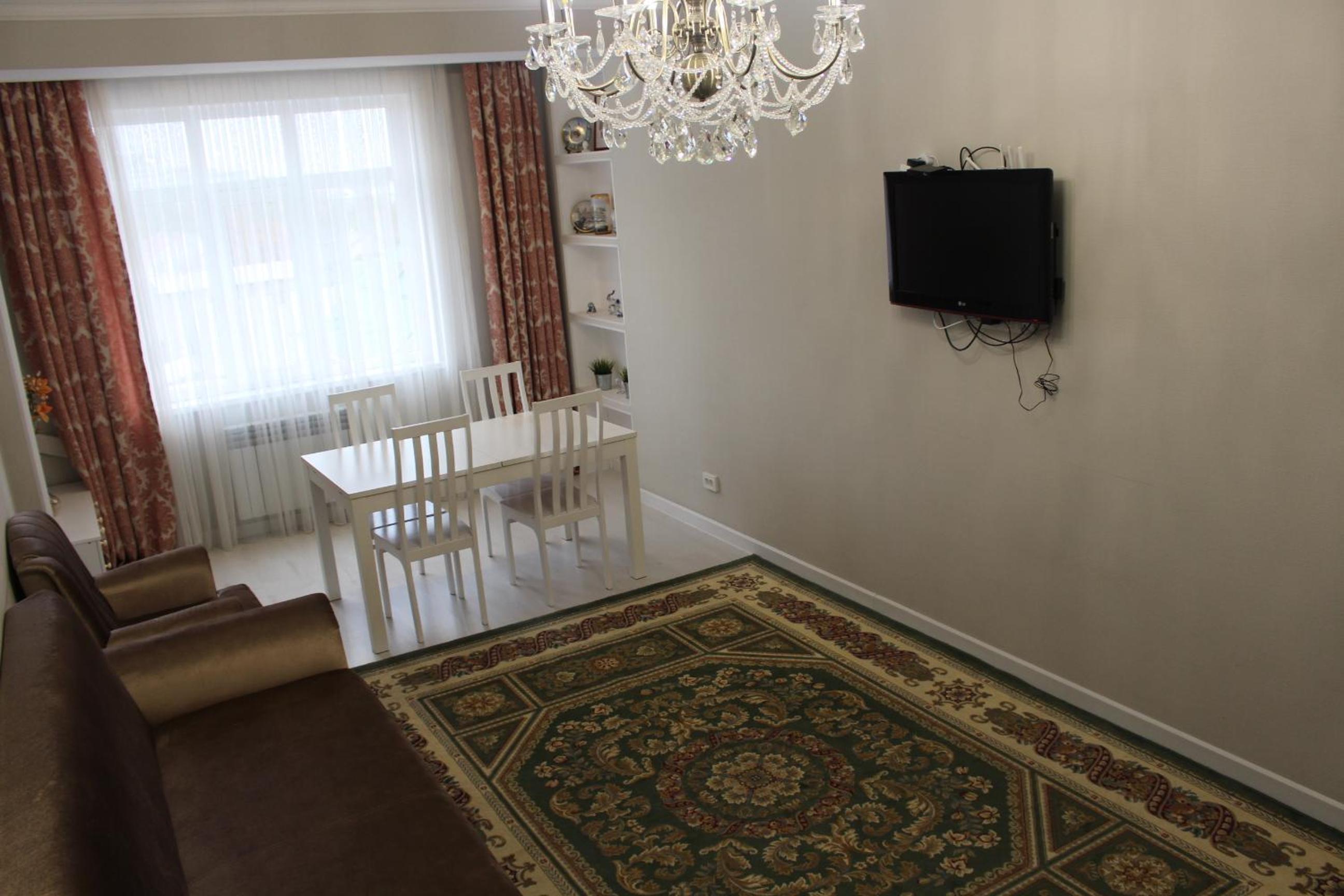 Super Large, cozy view 3
