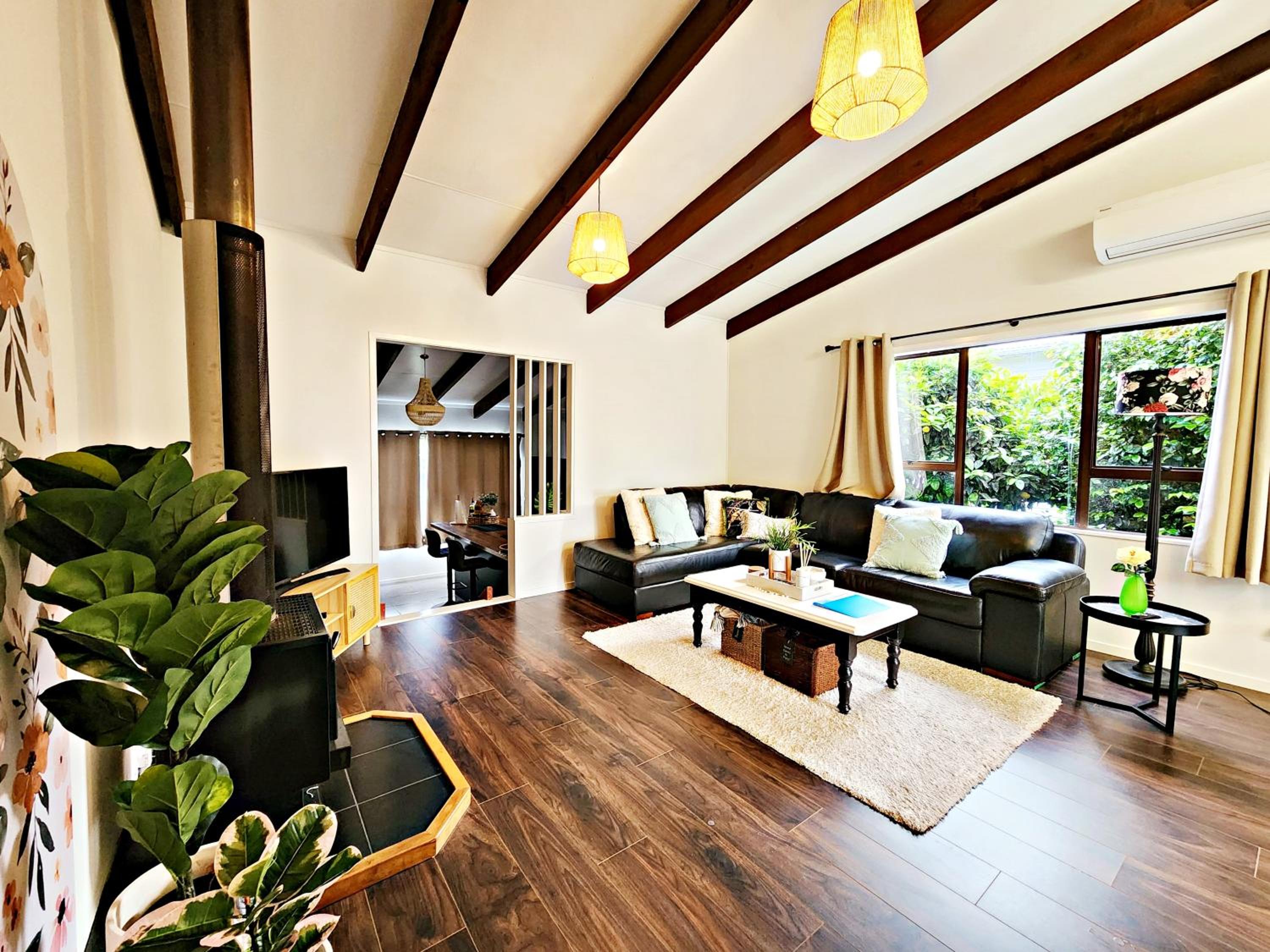 Cozy Lake Retreat Lake Views & Amazing Games Room view 4