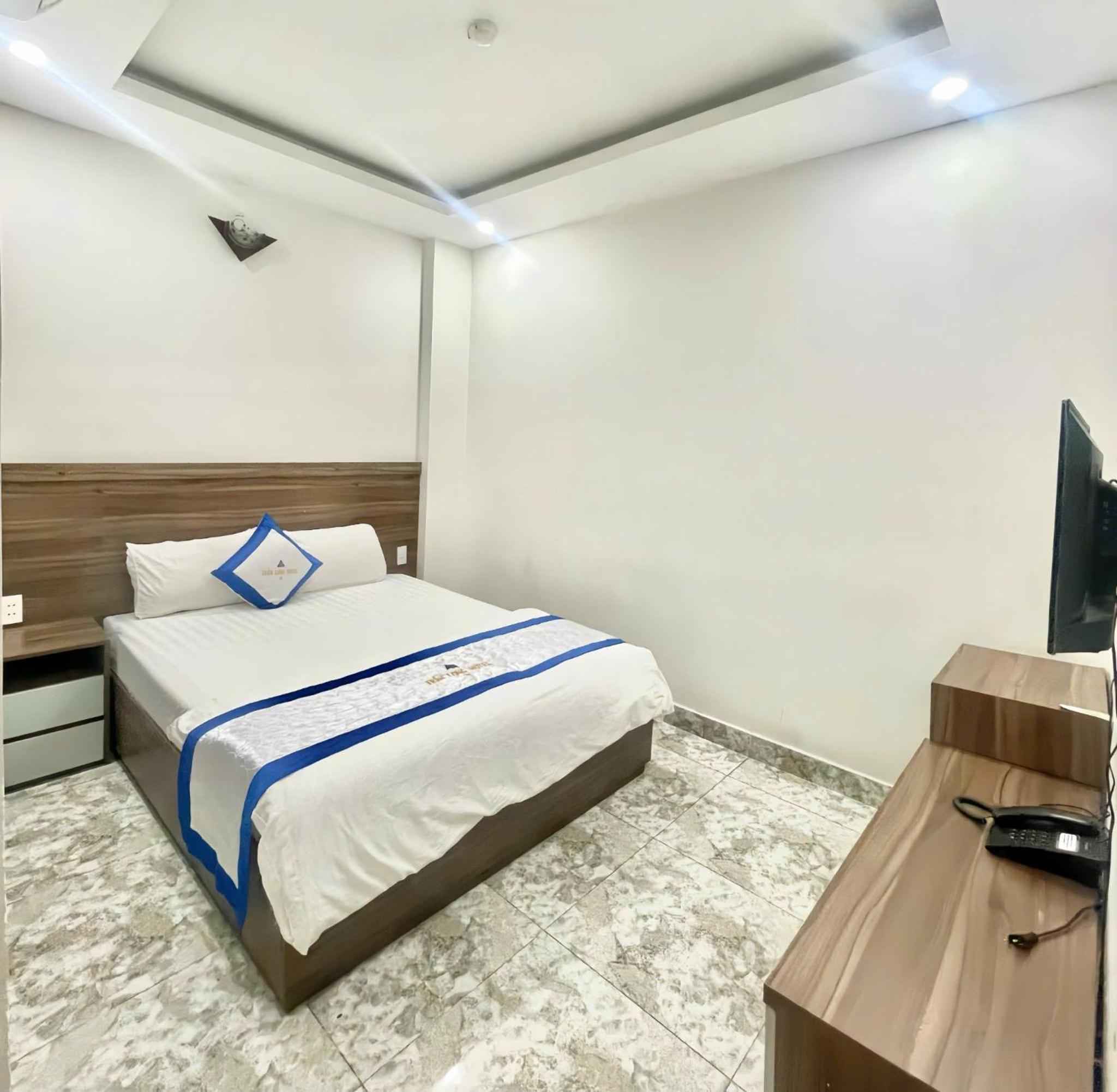 Khách Sạn Trần Long
