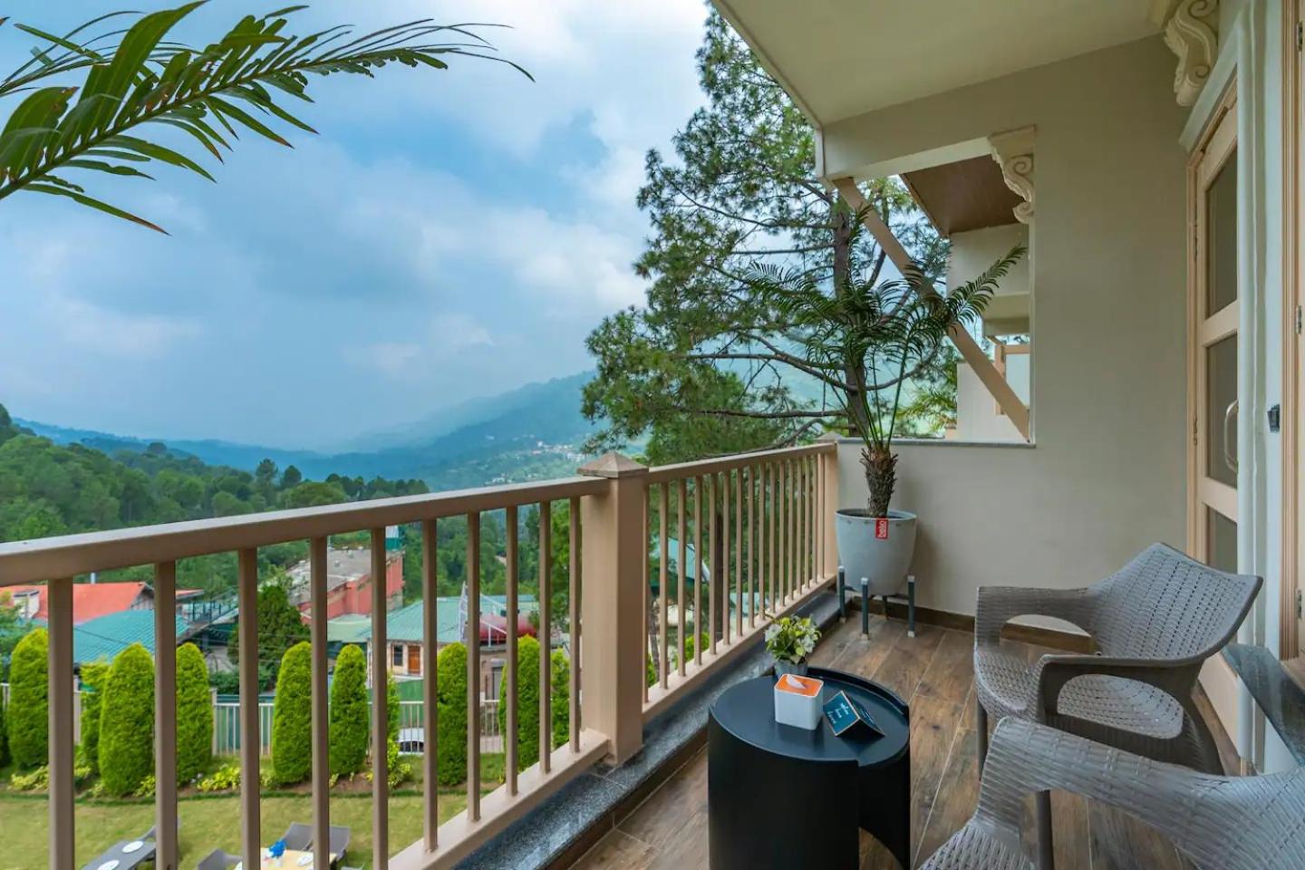 Home Zoned Luxe Modern Villa With Jacuzzi near Kasauli view 2