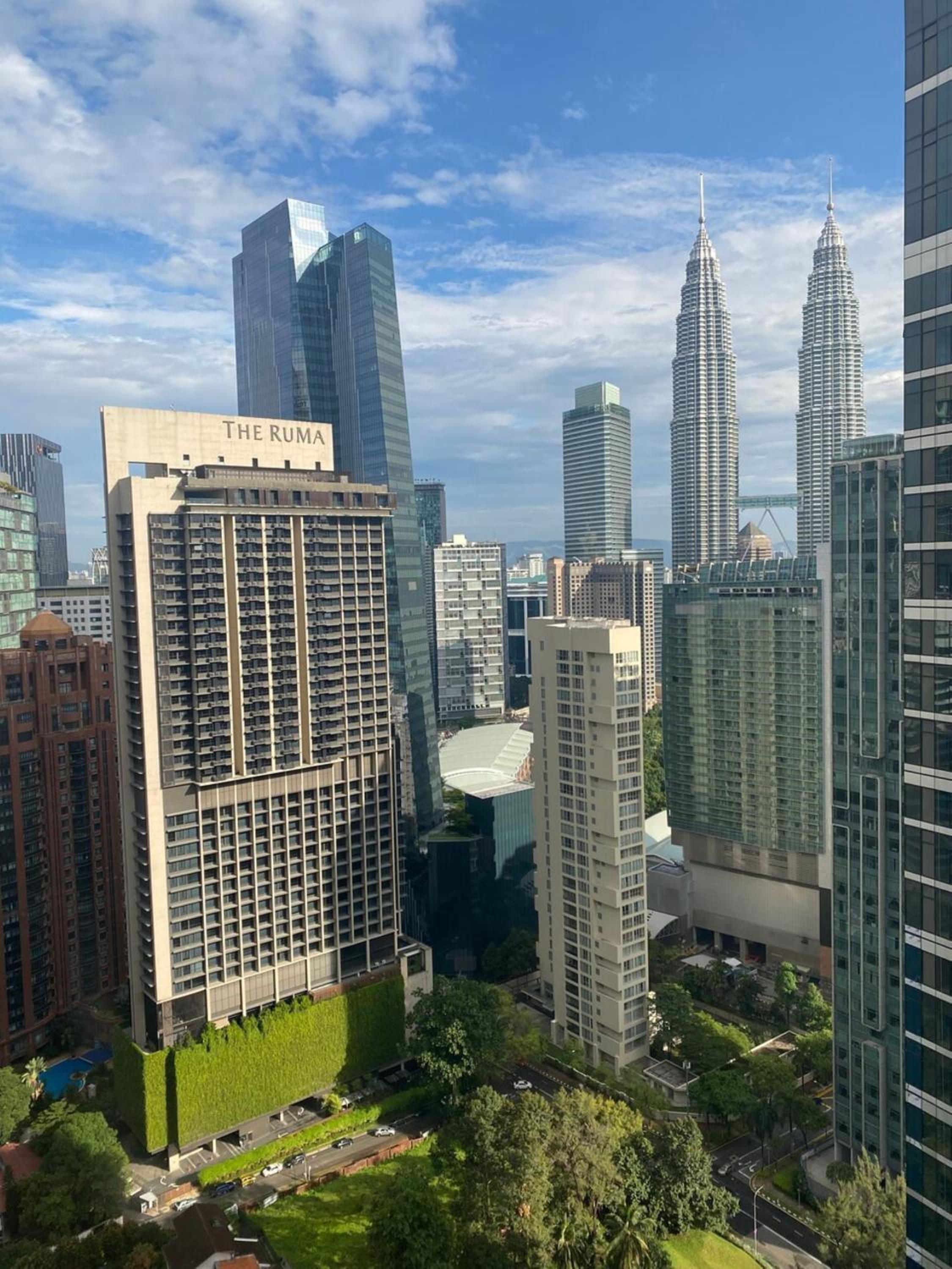 8 Kia Peng Suites KLCC by Luna
