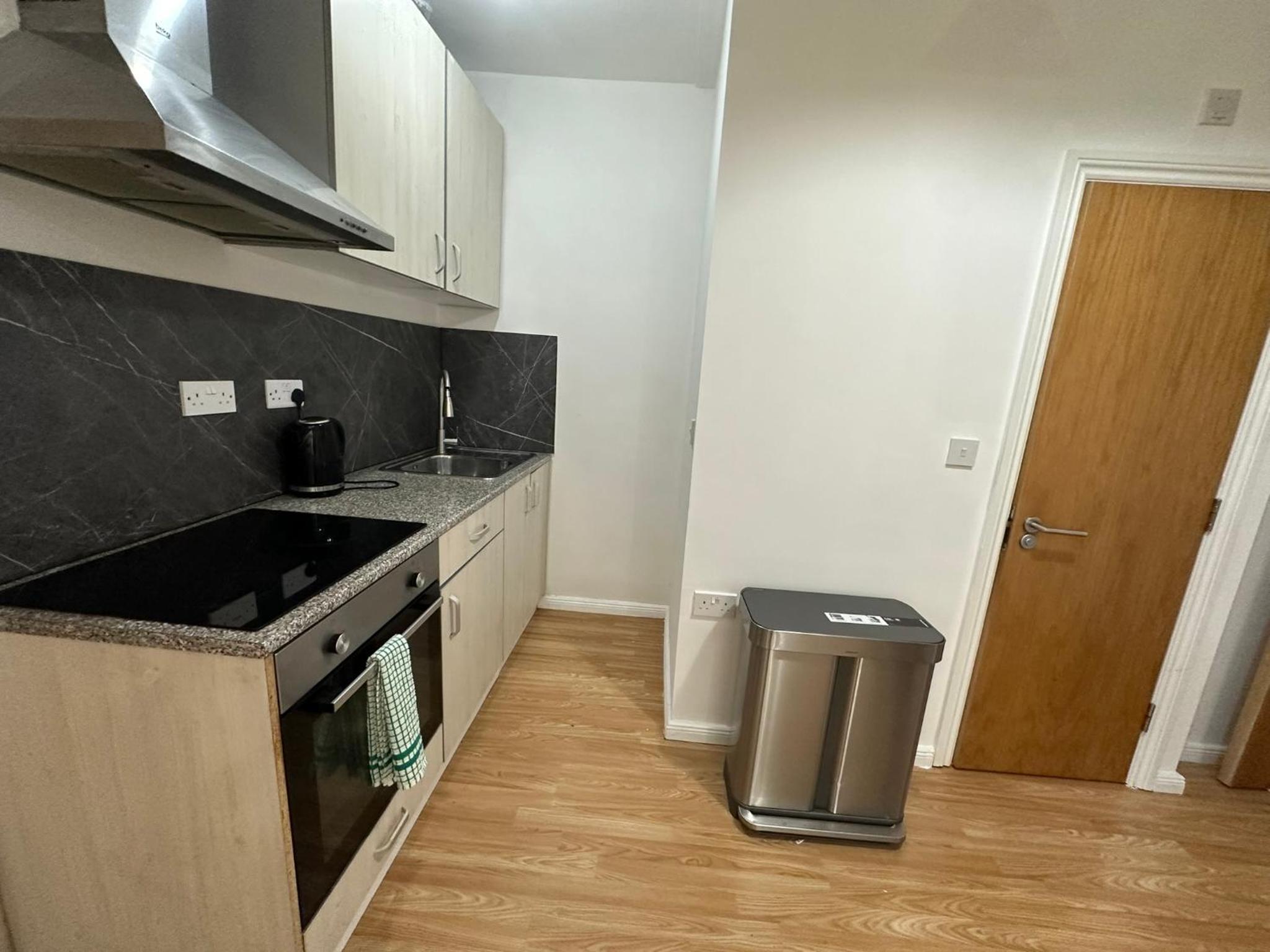 North London A spacious 7 bedroom house accommodating up to 18 people complete with own gym and table tennis