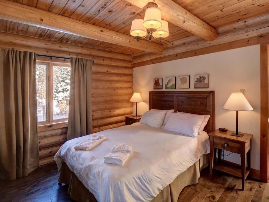 Luxury Lake Loghouse - Mont Tremblant