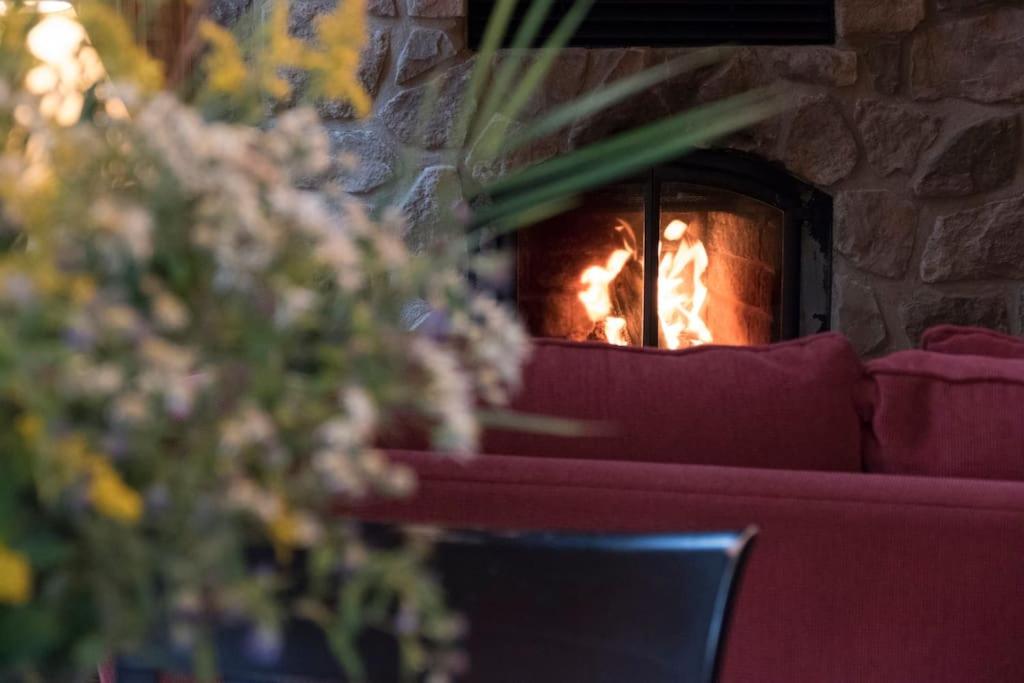 Luxury Lake Loghouse - Mont Tremblant