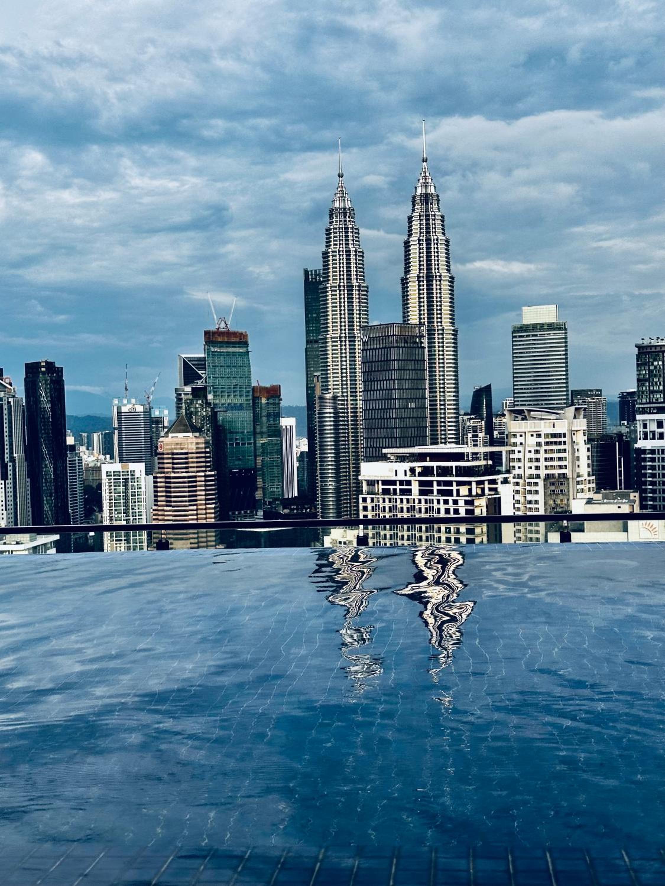 The Luxe Colony Klcc By NTR Resources