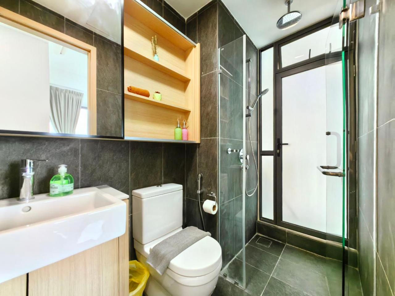 The Luxe Colony Klcc By NTR Resources