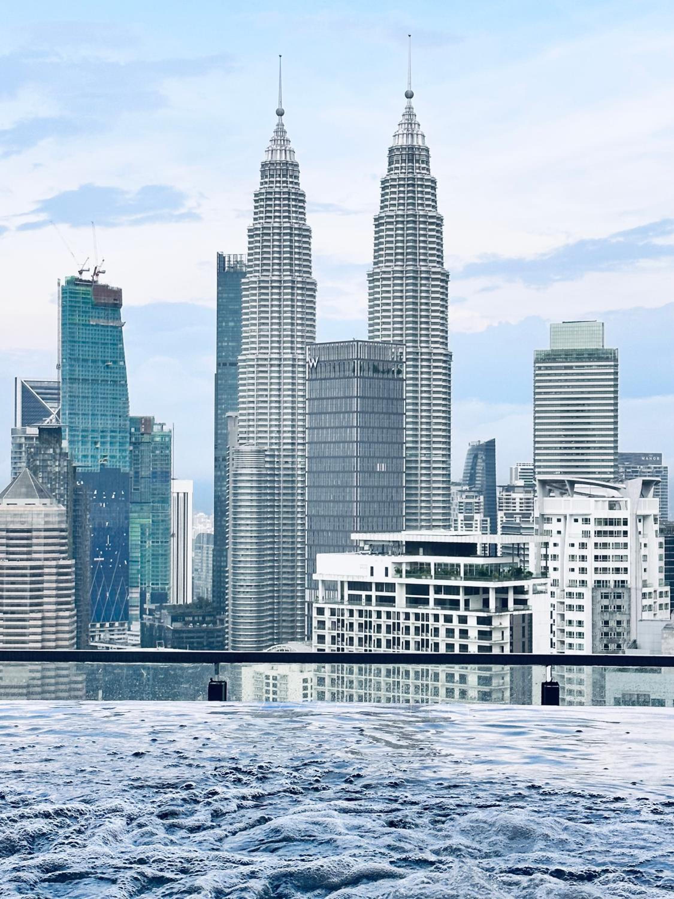 Hotel The Luxe Colony Klcc By NTR Resources - Image 1