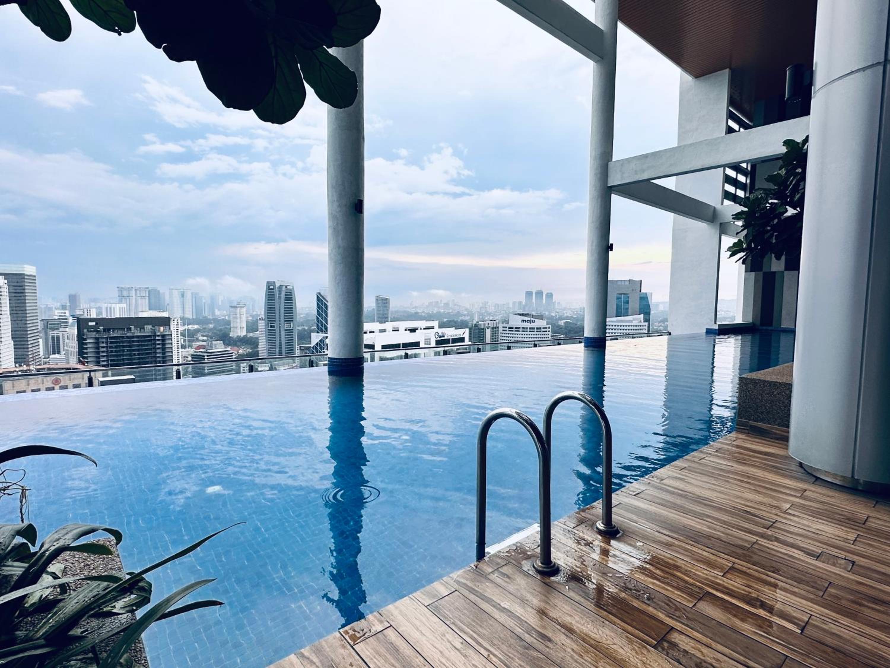 The Luxe Colony Klcc By NTR Resources
