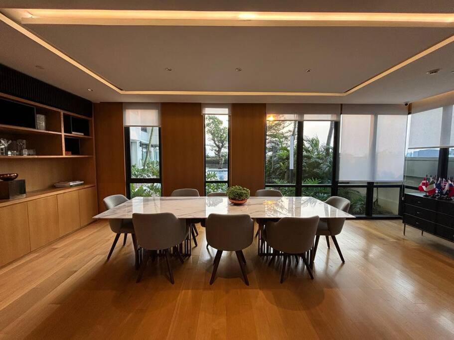 Hotel 2 Bedrooms Permata Hijau Suites Apartment