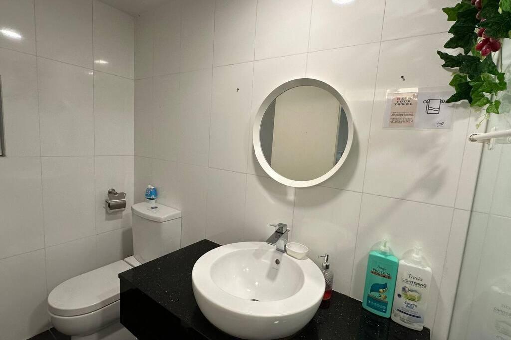 Seaview Seafront Duplex in Town with WiFi & Full Kitchen 66 photo 3