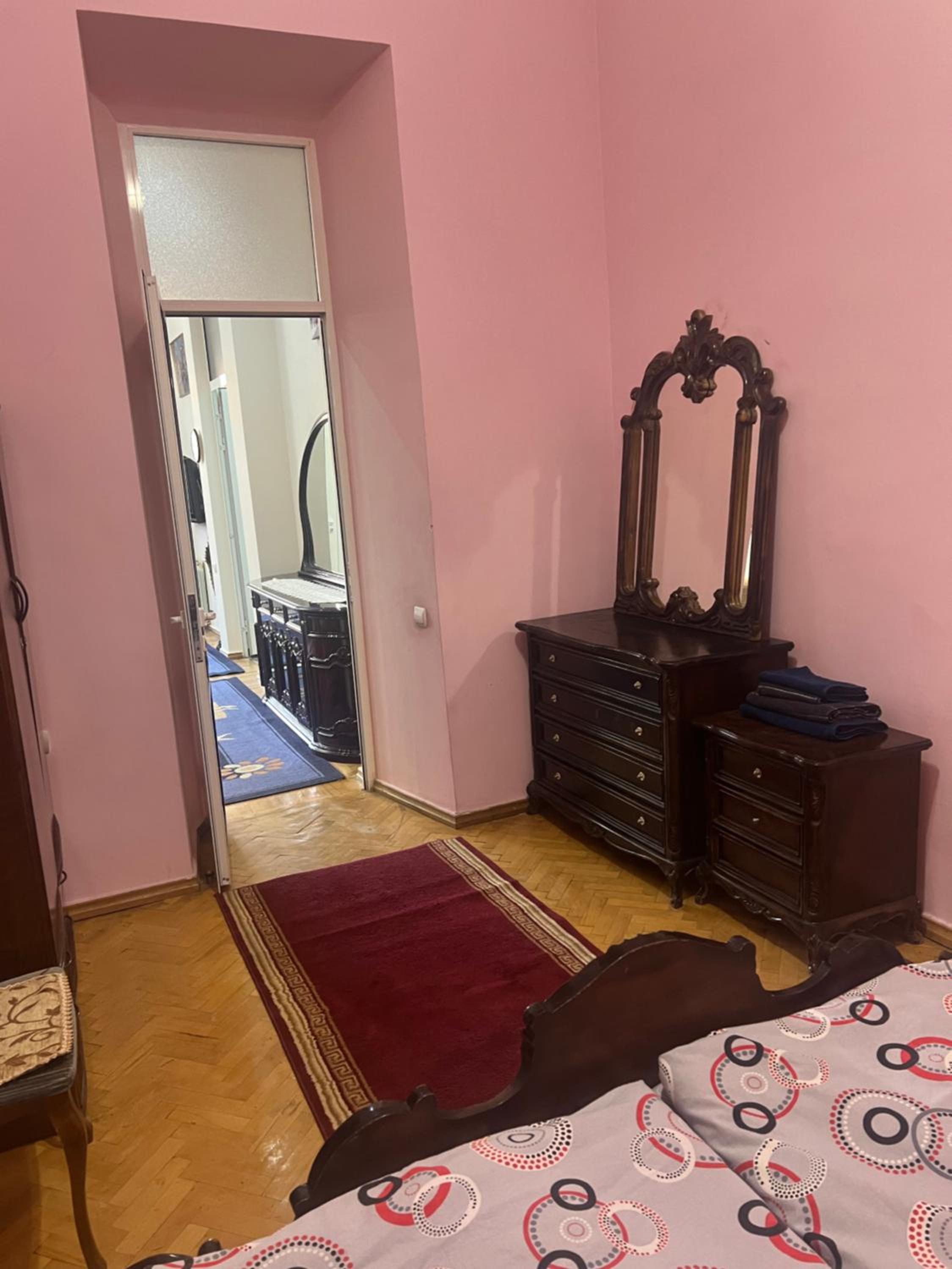 Hous