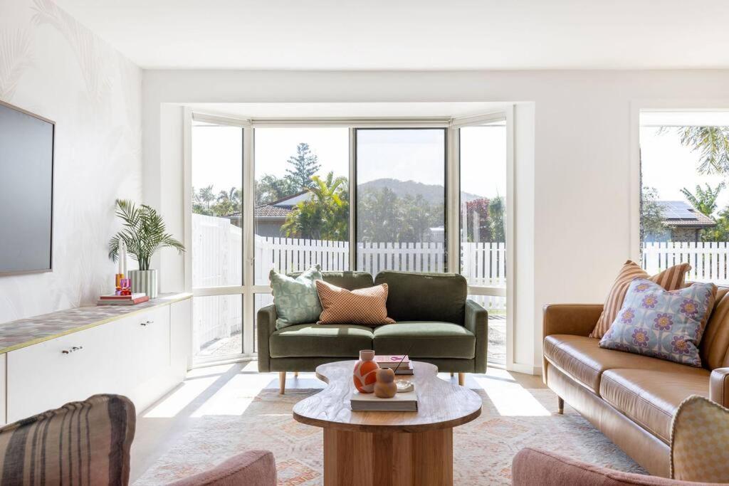 Yo Caba Caba - Beach House with a Colourful Twist!