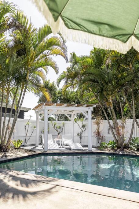Yo Caba Caba - Beach House with a Colourful Twist!