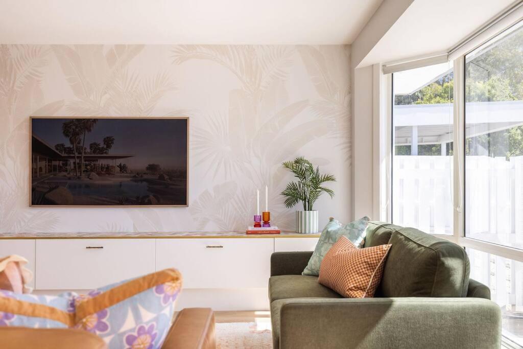 Yo Caba Caba - Beach House with a Colourful Twist!