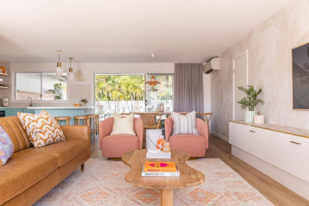 Yo Caba Caba - Beach House with a Colourful Twist!