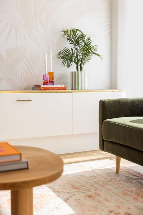 Yo Caba Caba - Beach House with a Colourful Twist!