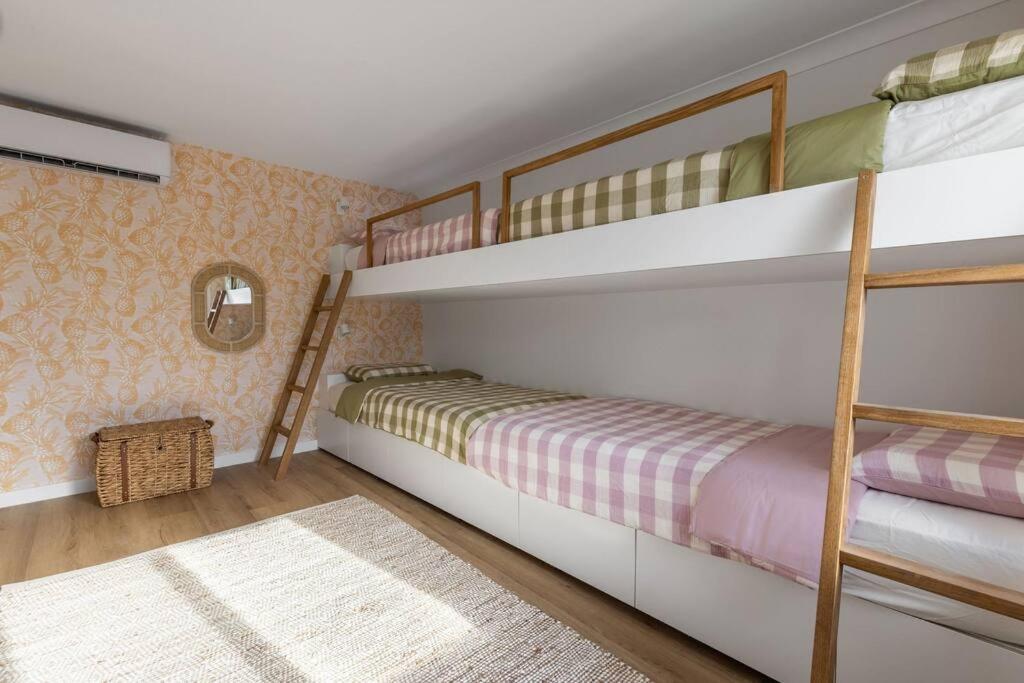 Yo Caba Caba - Beach House with a Colourful Twist!