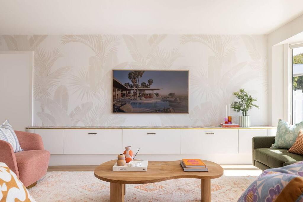 Yo Caba Caba - Beach House with a Colourful Twist!