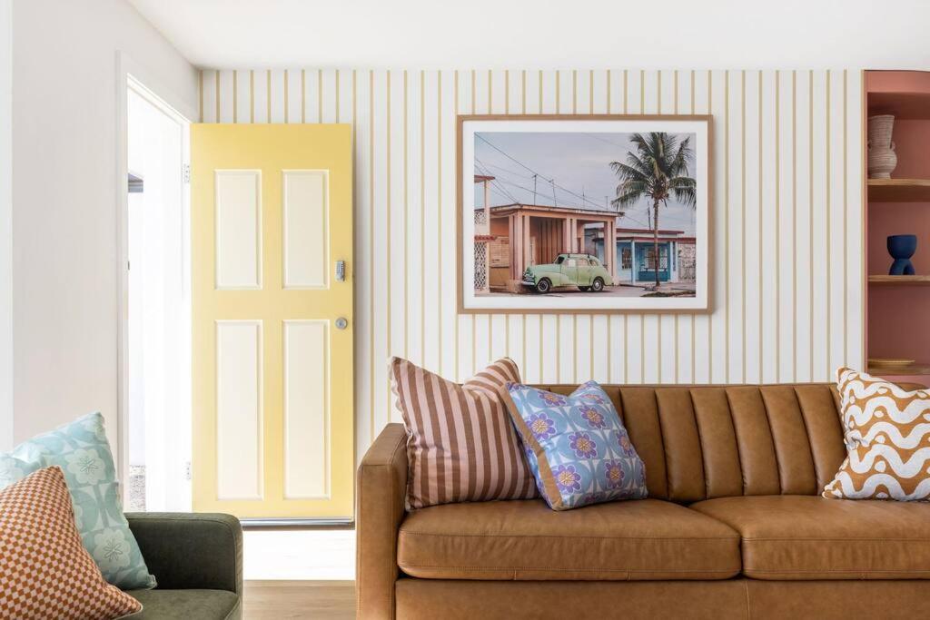 Yo Caba Caba - Beach House with a Colourful Twist!