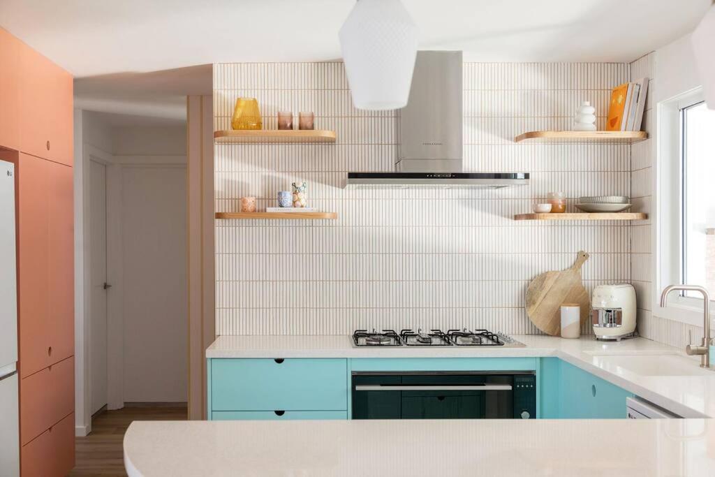 Yo Caba Caba - Beach House with a Colourful Twist!