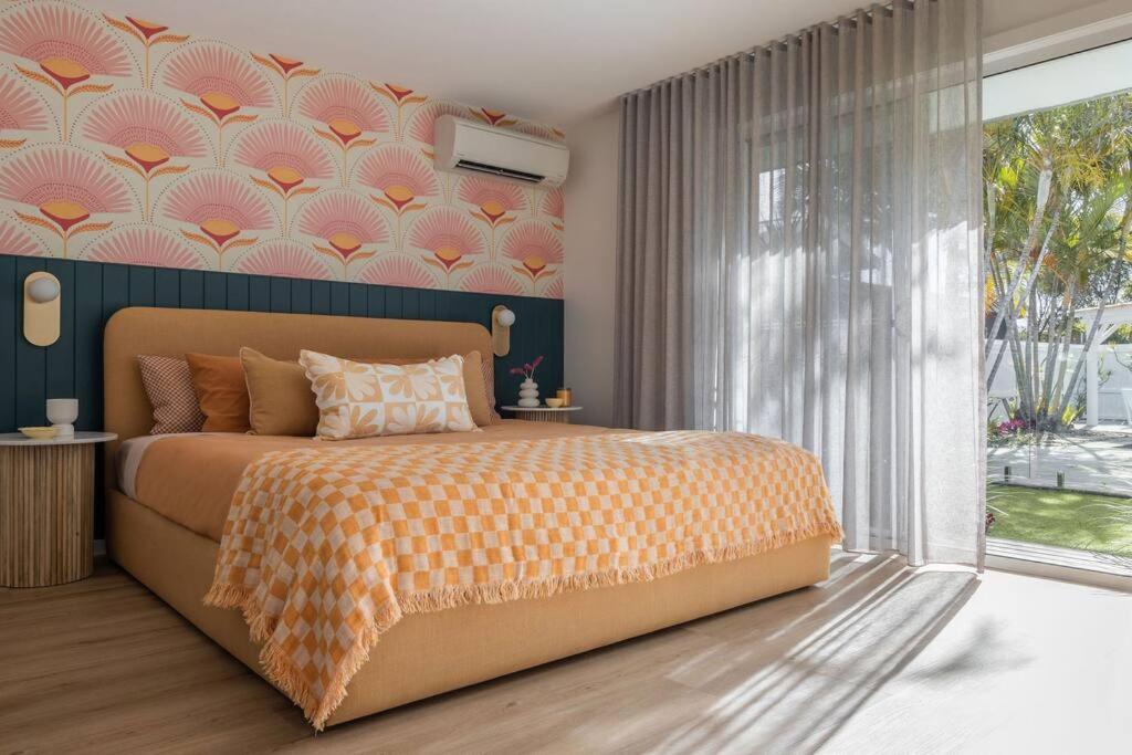 Yo Caba Caba - Beach House with a Colourful Twist!