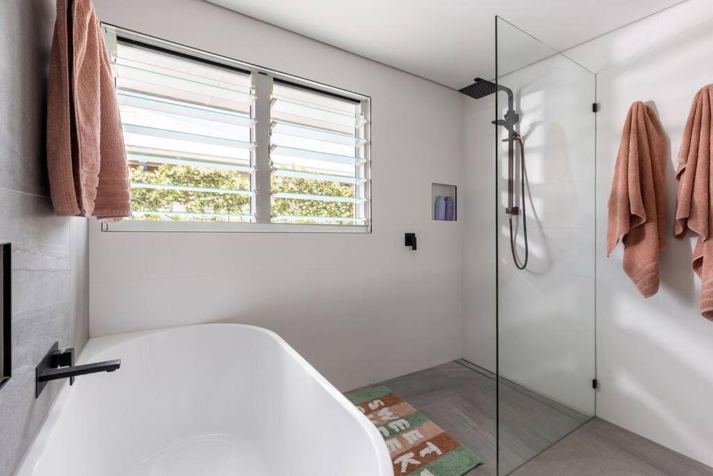 Yo Caba Caba - Beach House with a Colourful Twist!