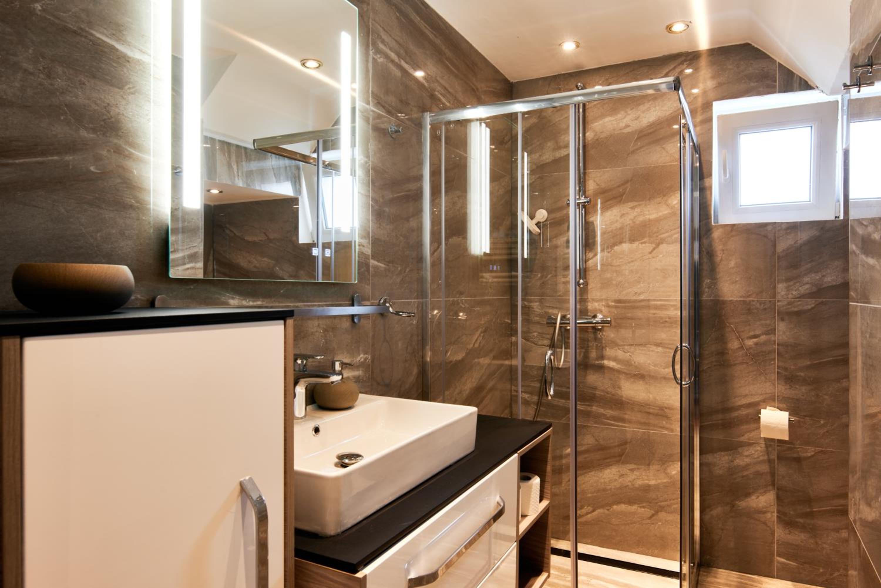 Luxurious 3BD Villa in Prime Location of Vienna