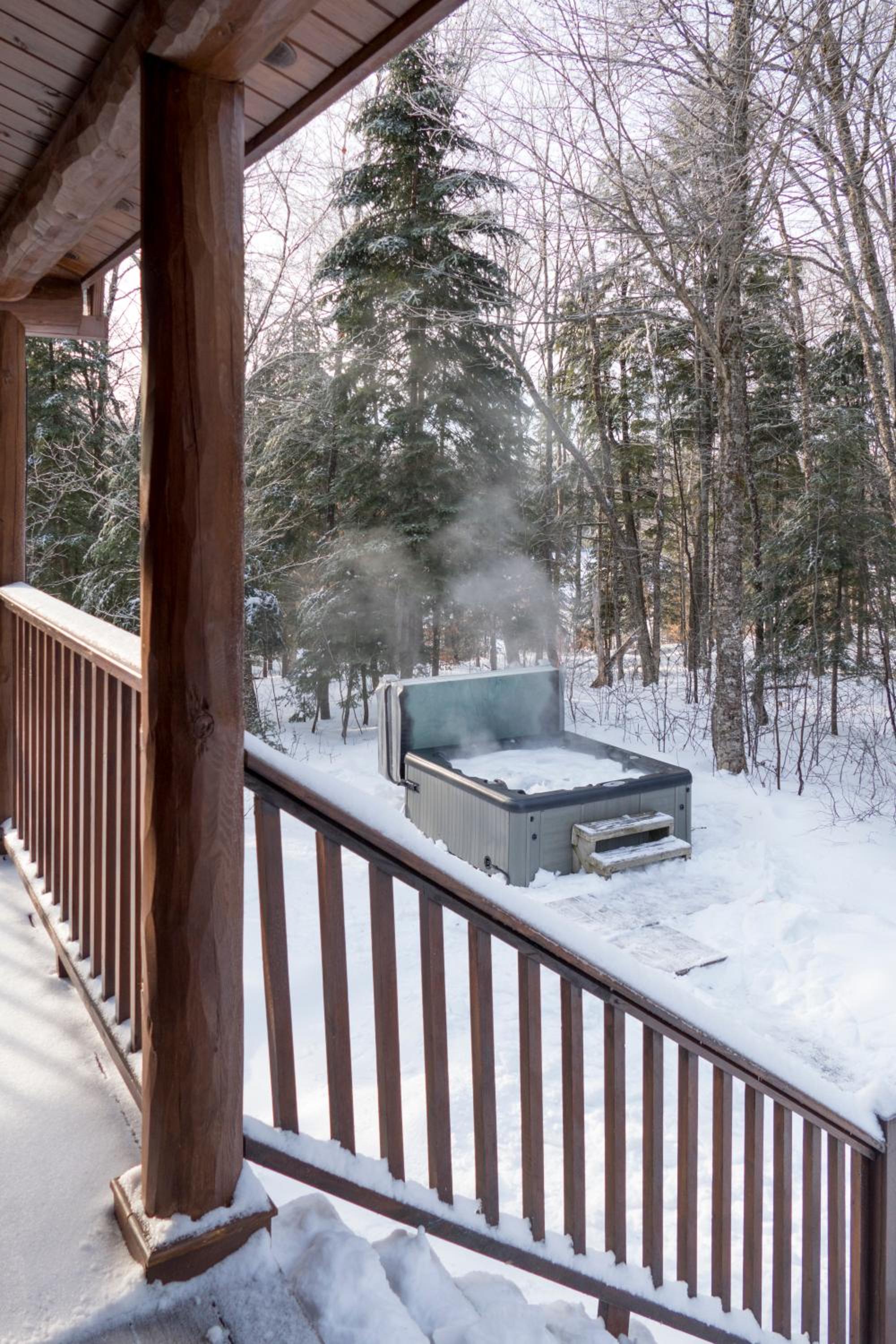 Luxury Lake Loghouse - Mont Tremblant