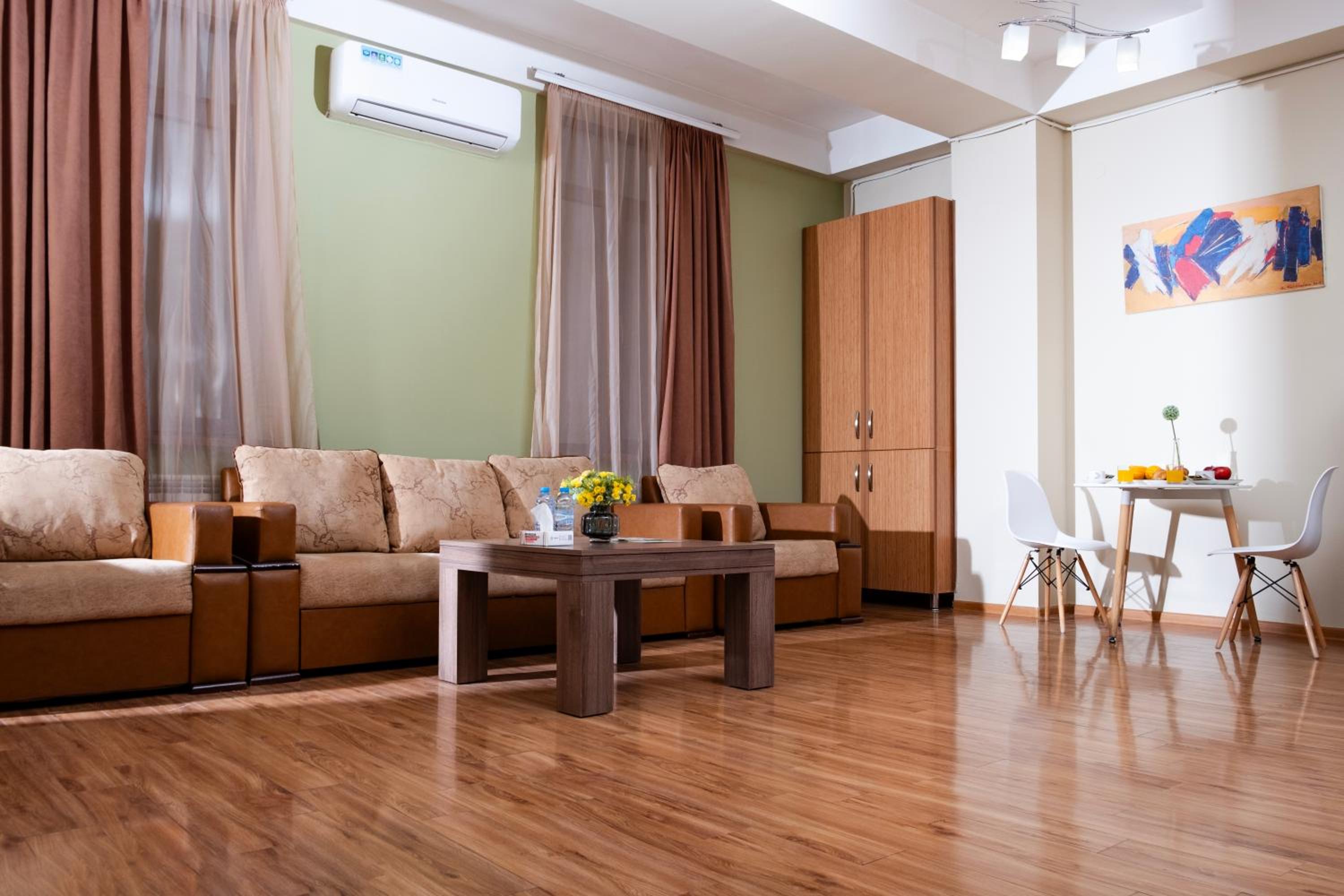 Welcome Malibu Apartment