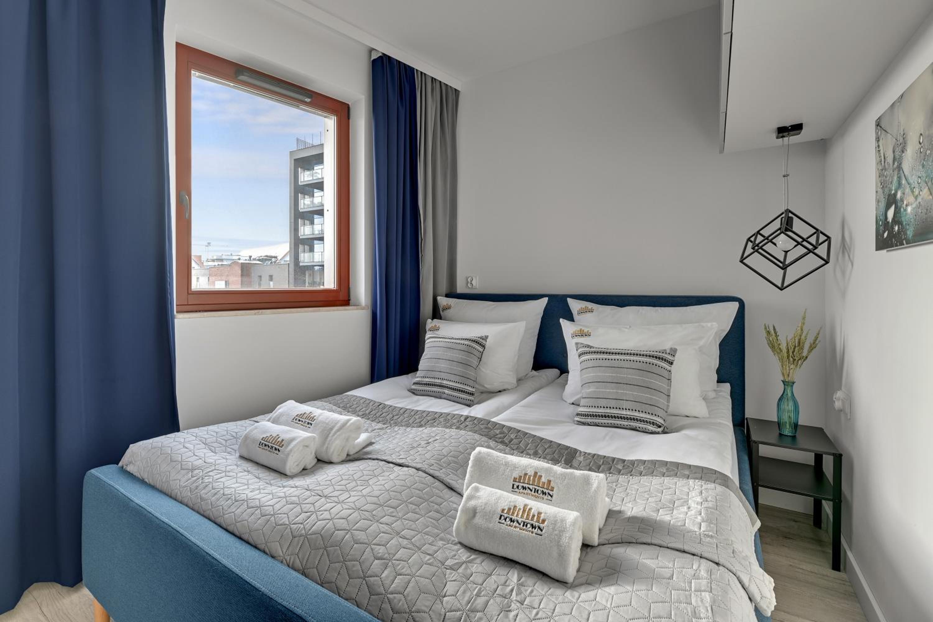 Waterlane Island - Riverview Pool, SPA & Gym by Downtown Apartments