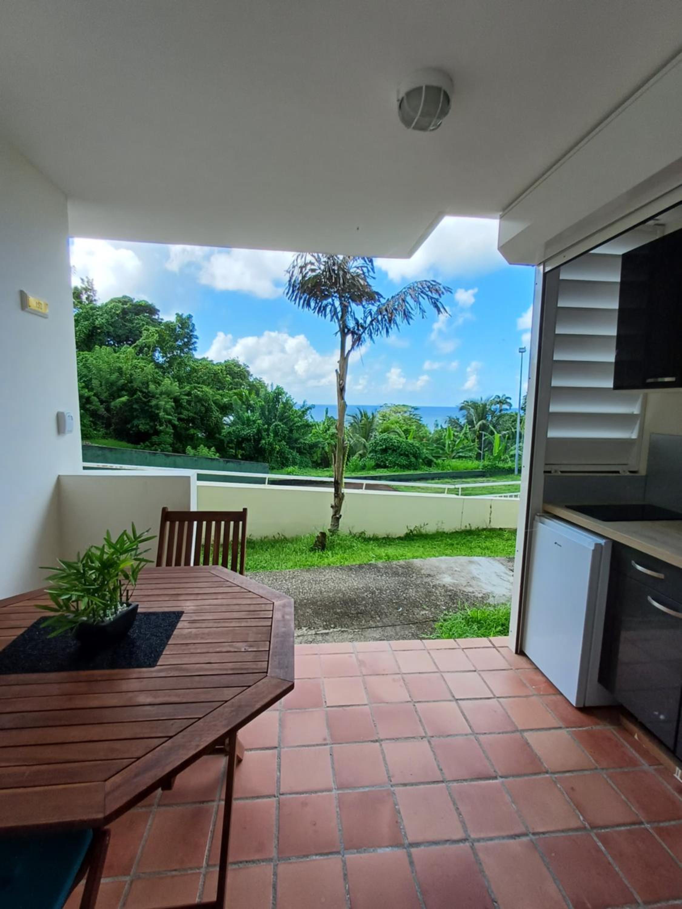 Studio vue sur la mer, piscine - L'Oasis de Tartane view 3