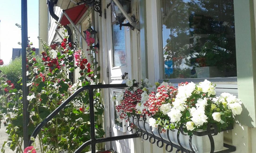 Kullabygdens Bed & Breakfast Traditionellt B&B Bäddat och klart Frukost ingår