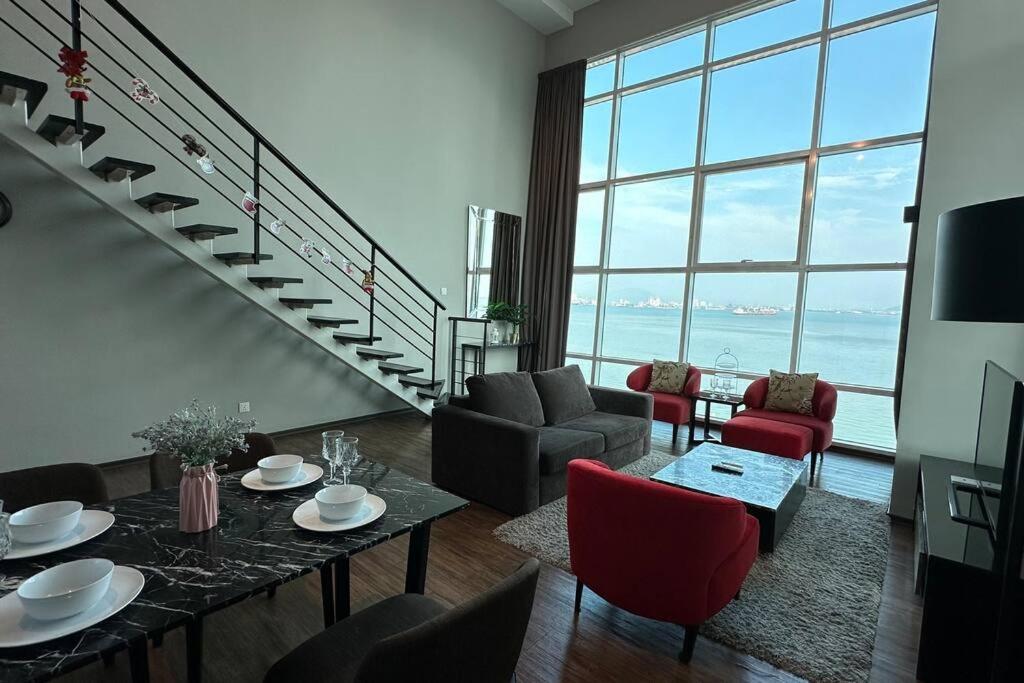 Seaview Seafront Duplex in Town with WiFi & Full Kitchen 83A photo 8