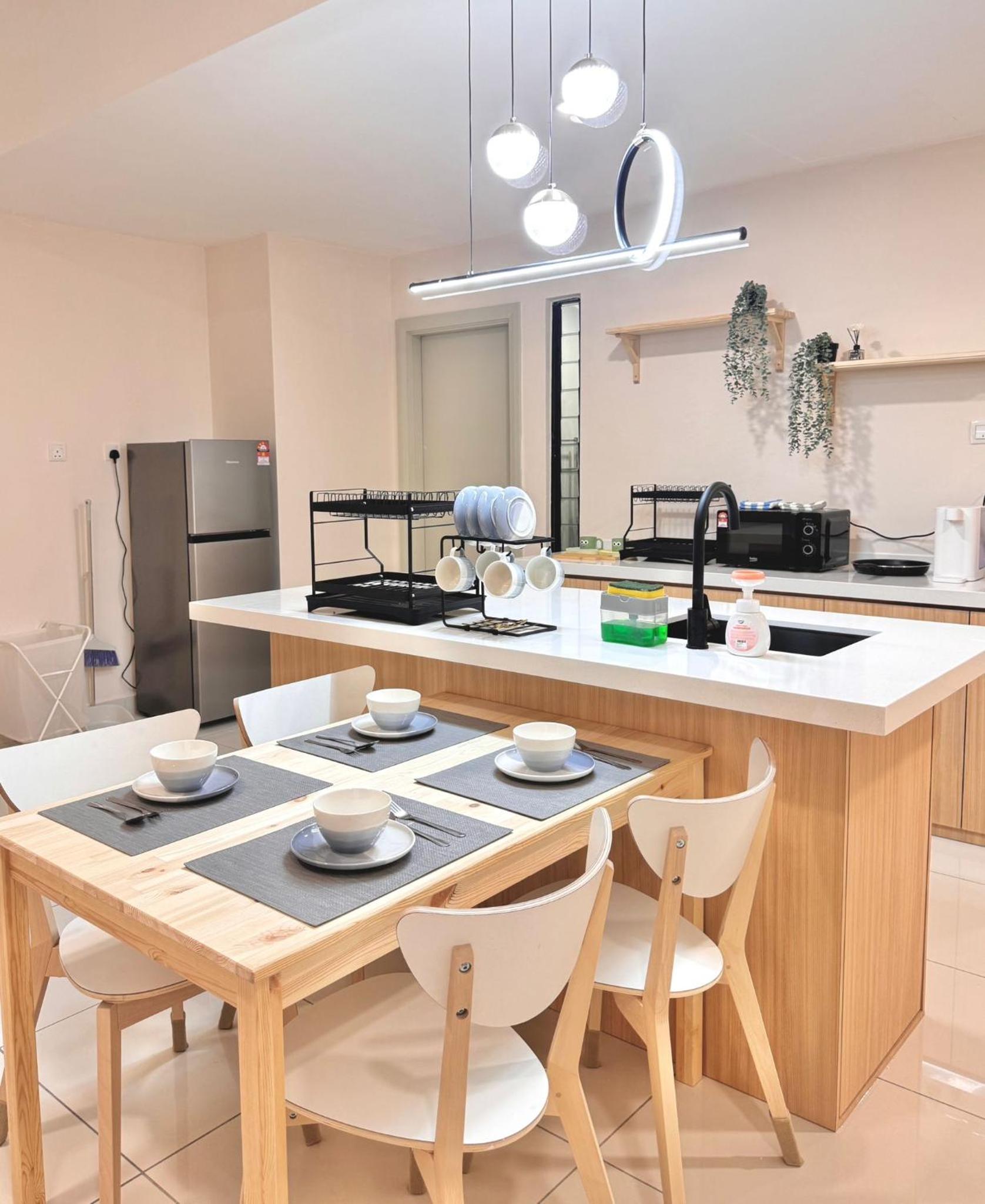 Mosaic Southkey 4BR 14 pax