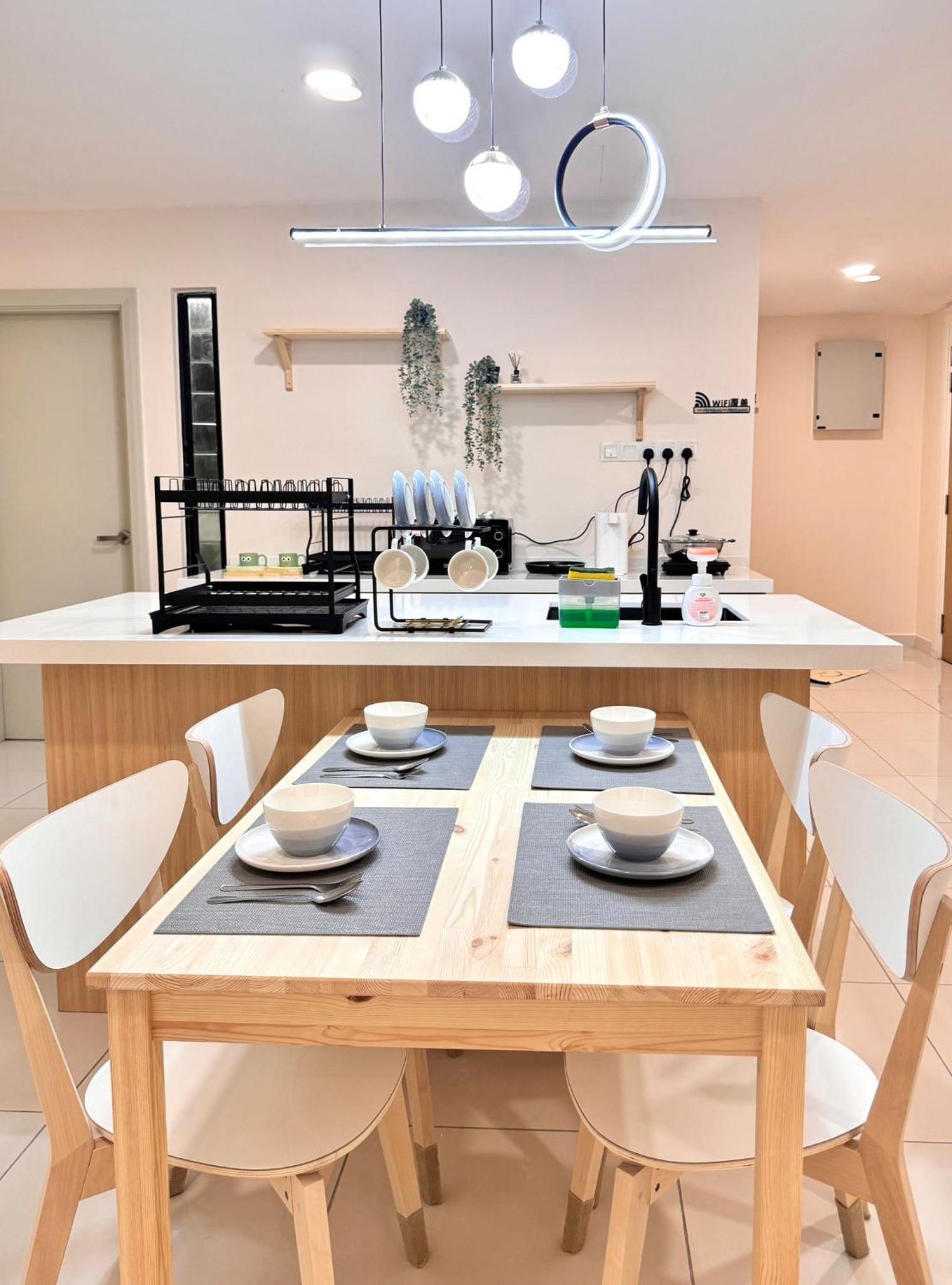 Mosaic Southkey 4BR 14 pax