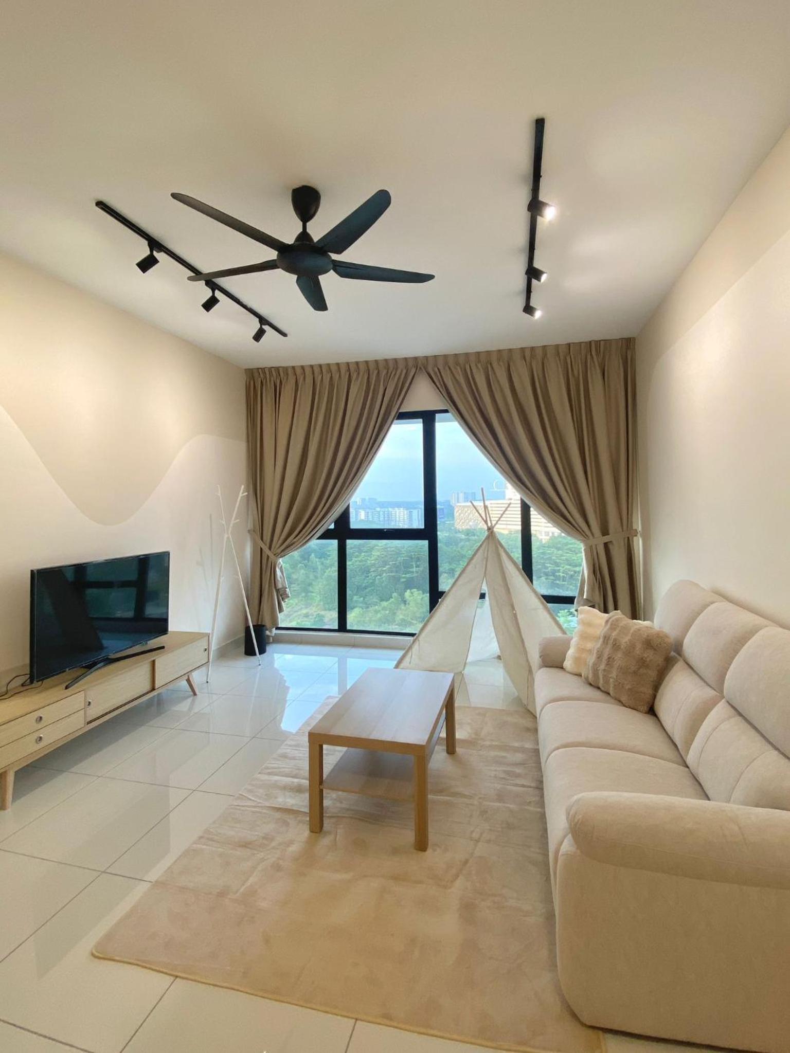 Mosaic Southkey 4BR 14 pax