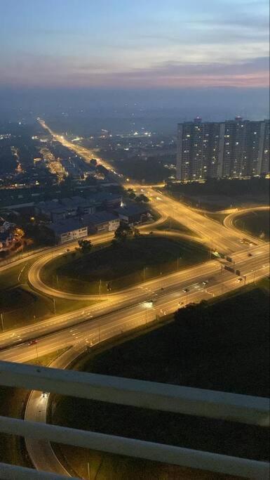 Haider's Homestay D'Summit Residence Kempas JB