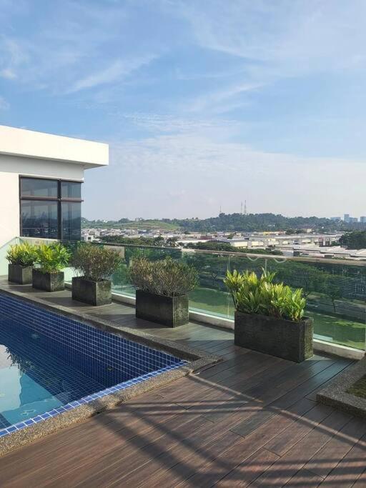 Haider's Homestay D'Summit Residence Kempas JB