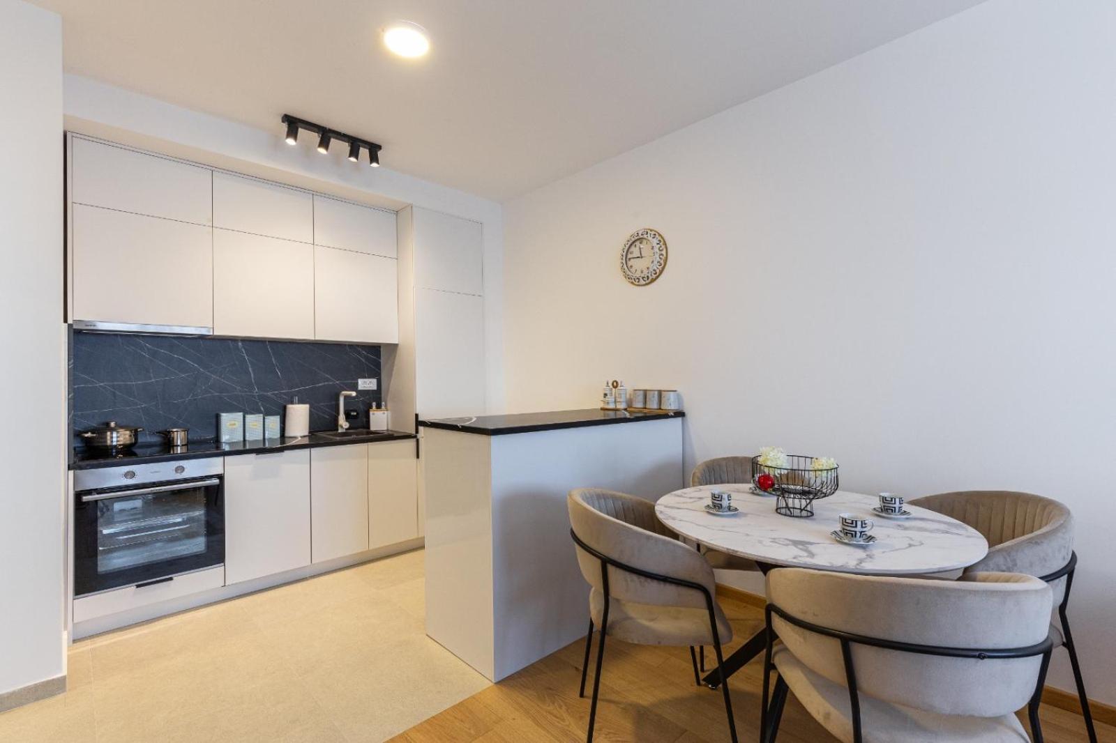 Walnut apartment in Tre Group Complex view 4
