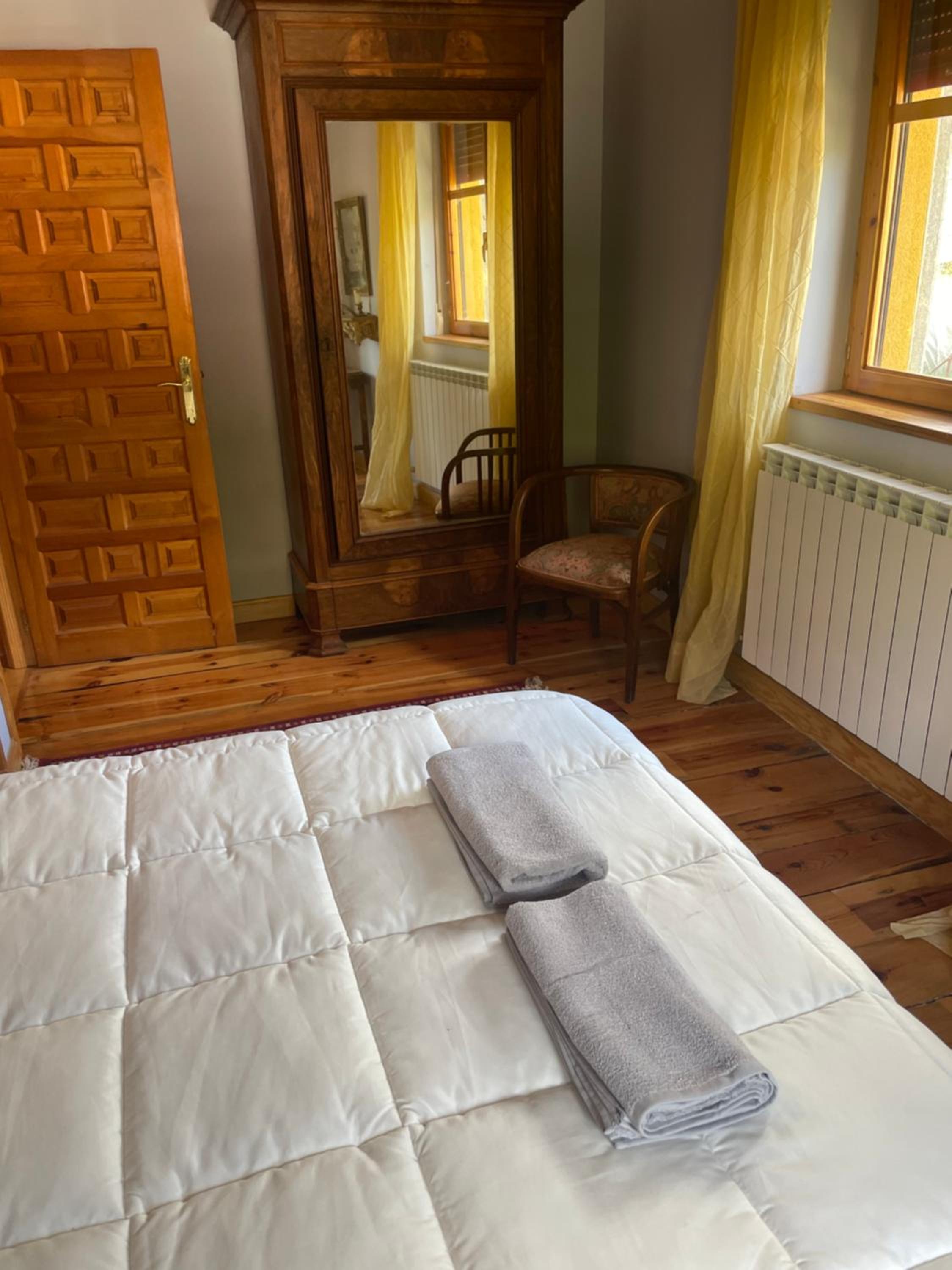 Casa Rural MONTE ROBLO