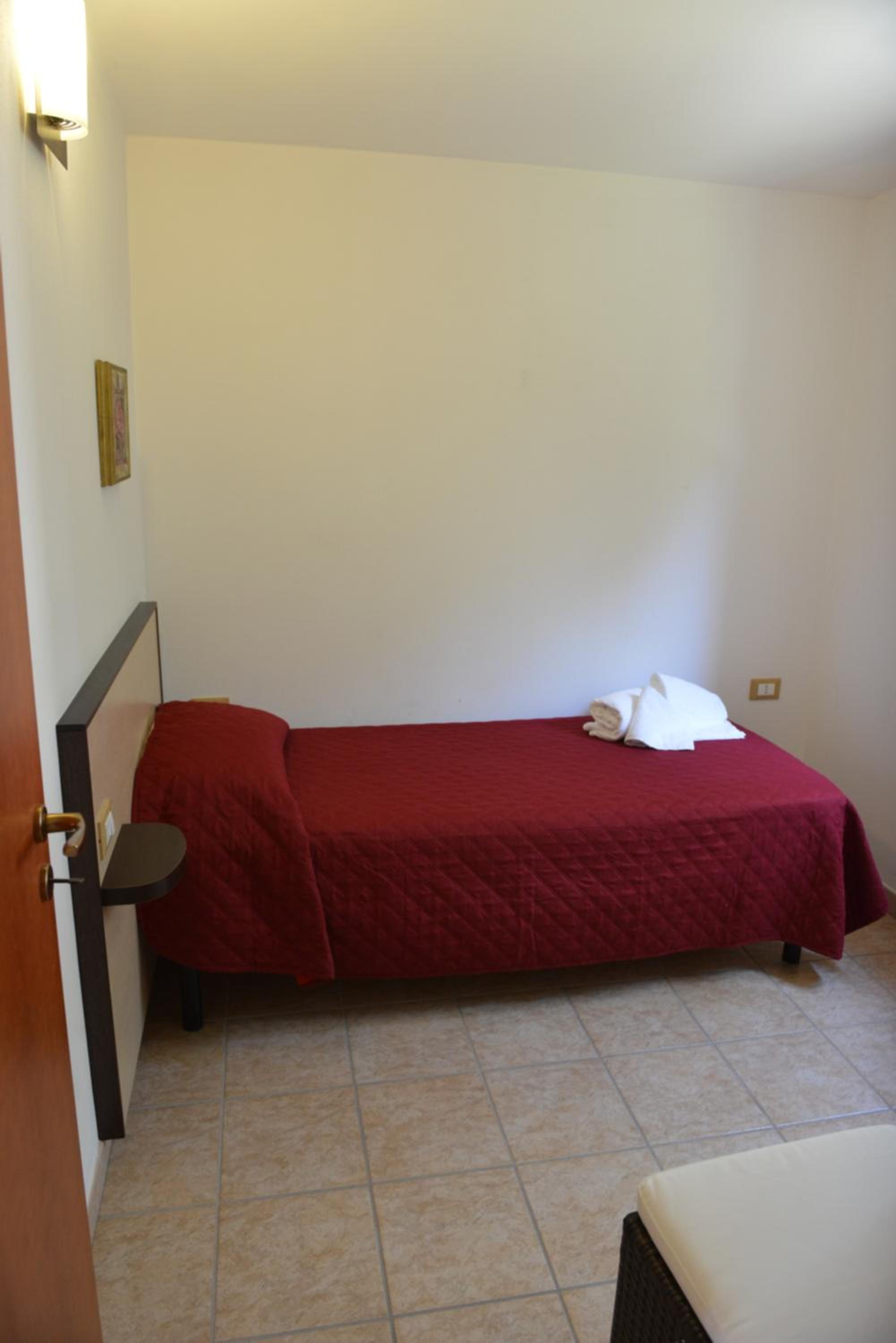 Photo 34