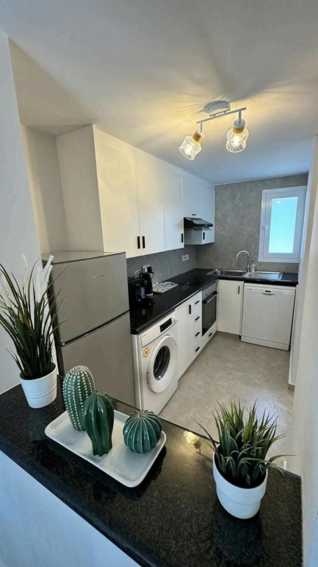 Stunning & Cosy, Direct Pool Access, 2BR, with Private Patio! Serenity Townhouse