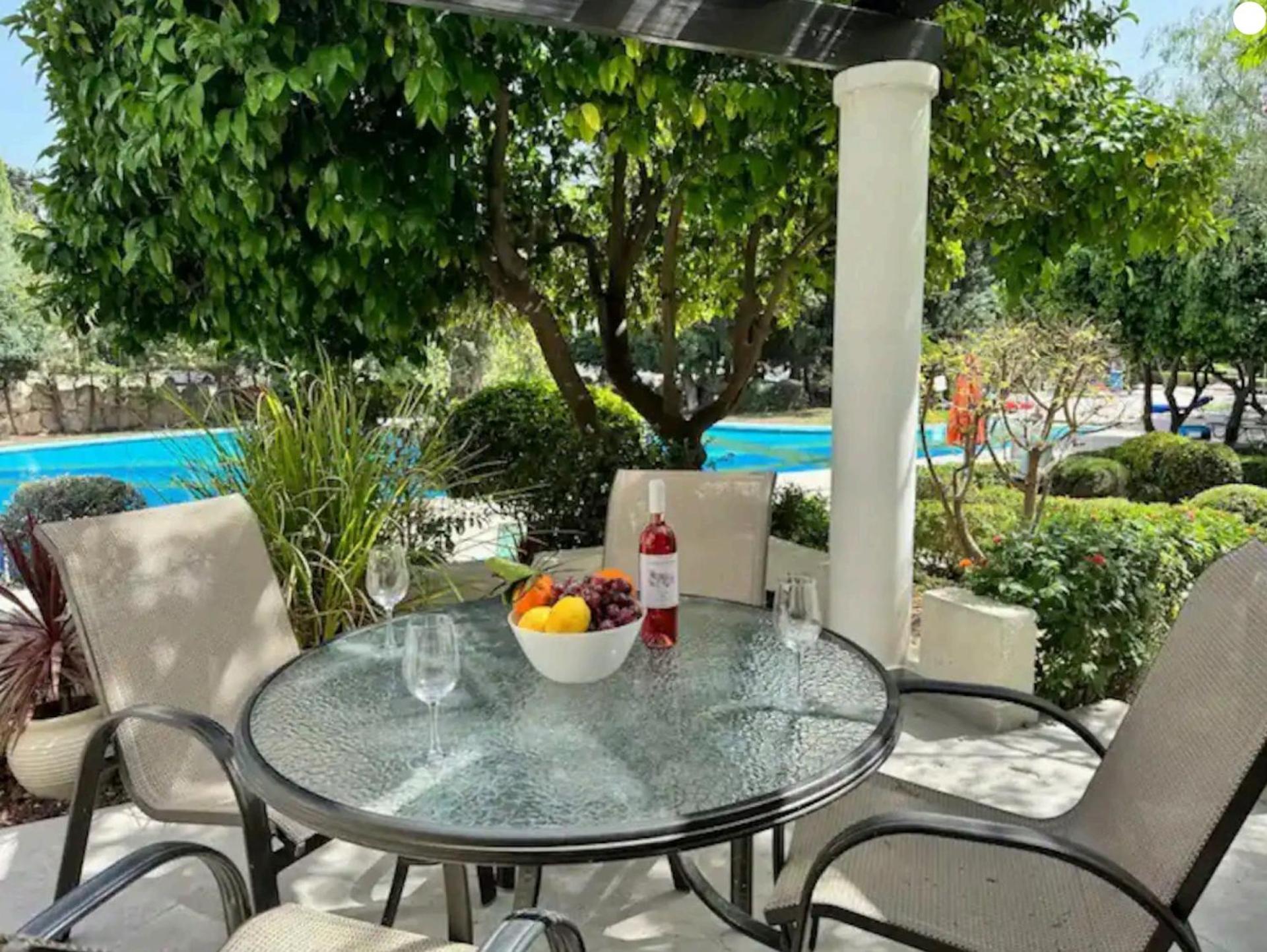 Stunning & Cosy, Direct Pool Access, 2BR, with Private Patio! Serenity Townhouse