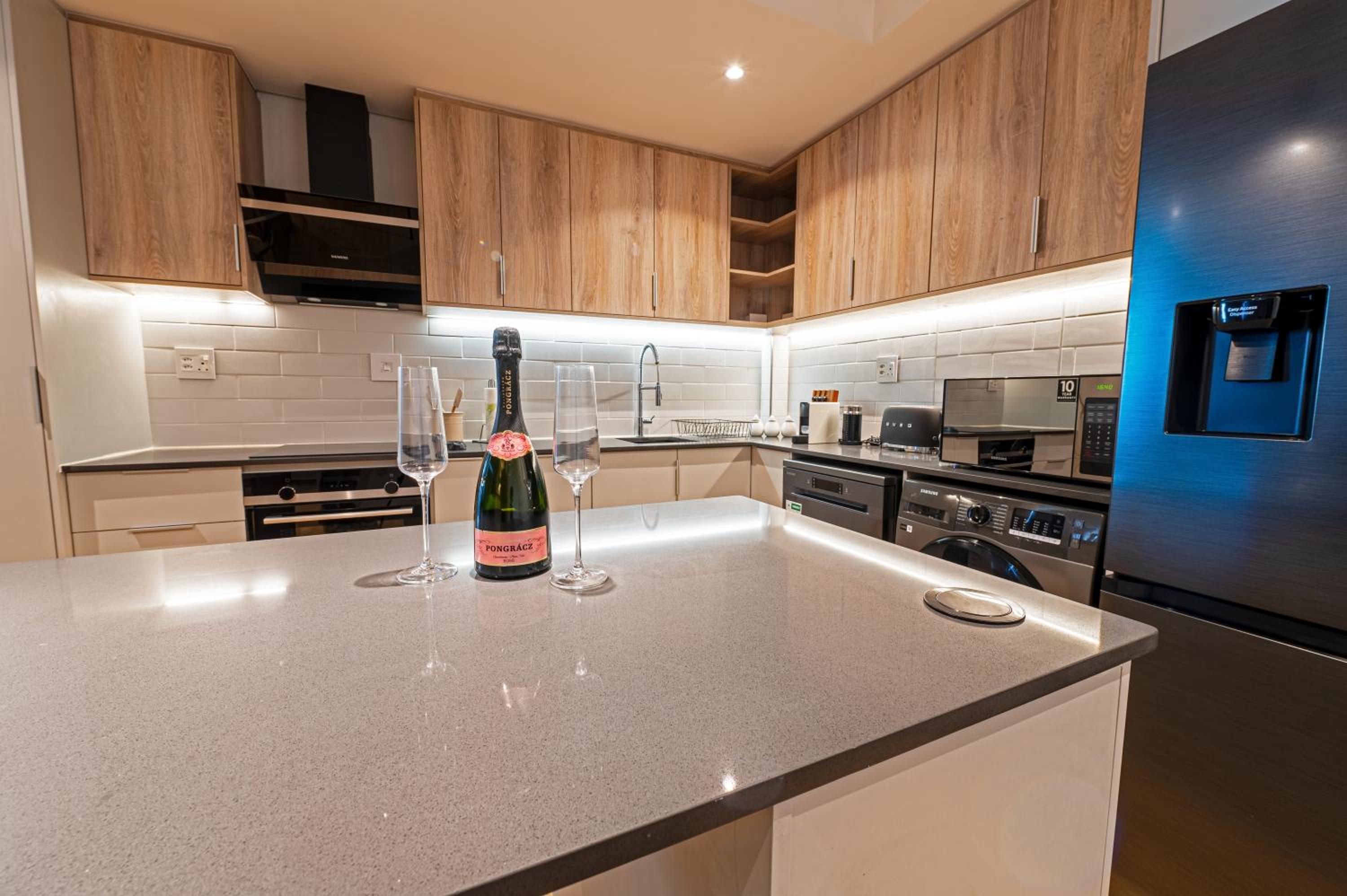 Beachfront Apartment with wrap around terrace in Blouberg, 04 Azul view 3