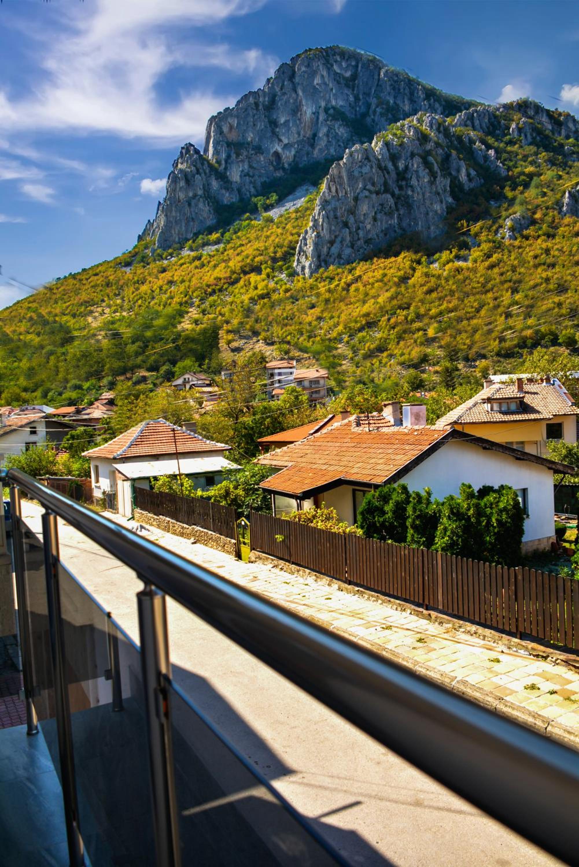 Rade III-Vratsa Exclusive mountain view