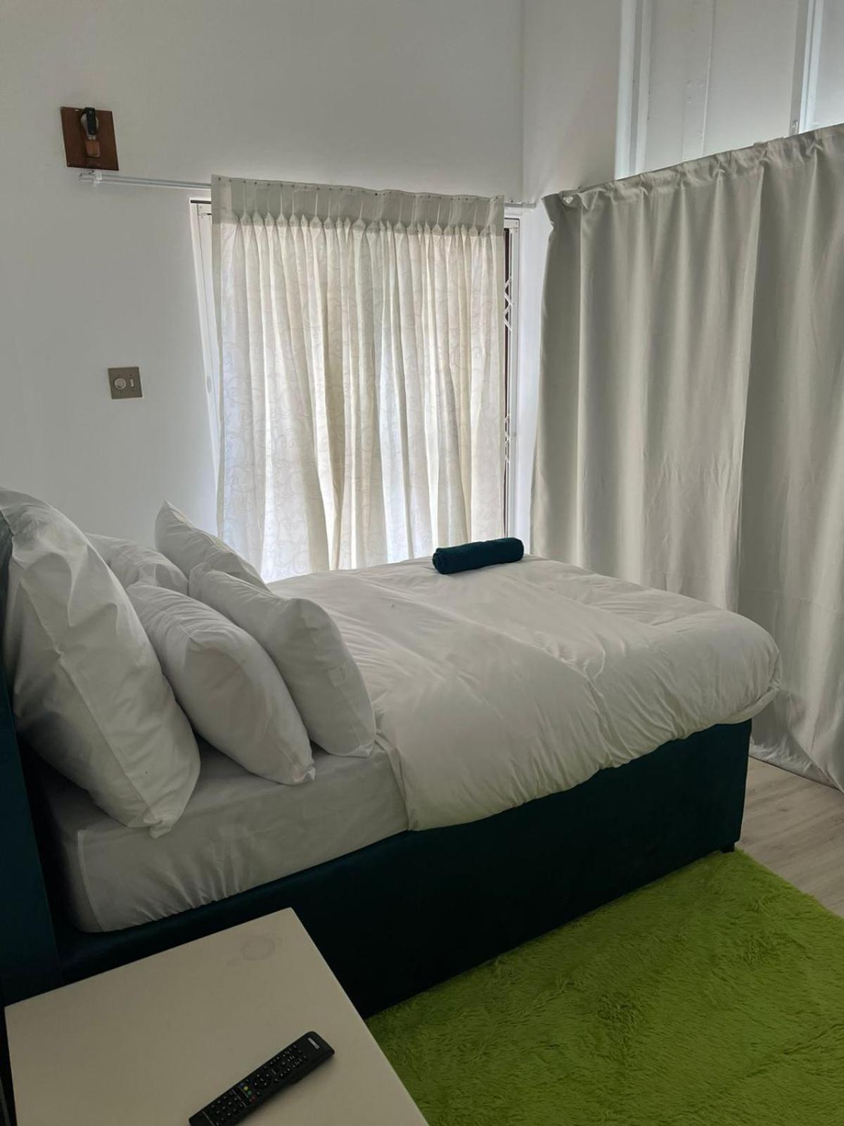 Durbanville Queens and Kings Guest House view 4