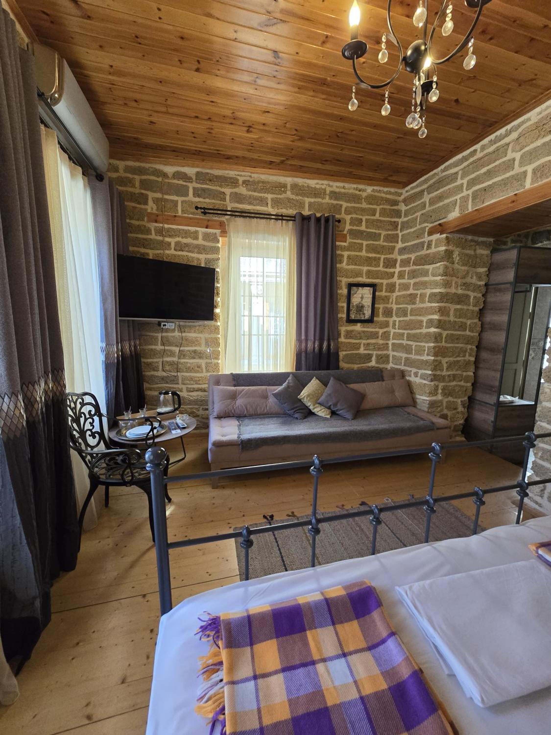 Sazeli Boutique Hotel
