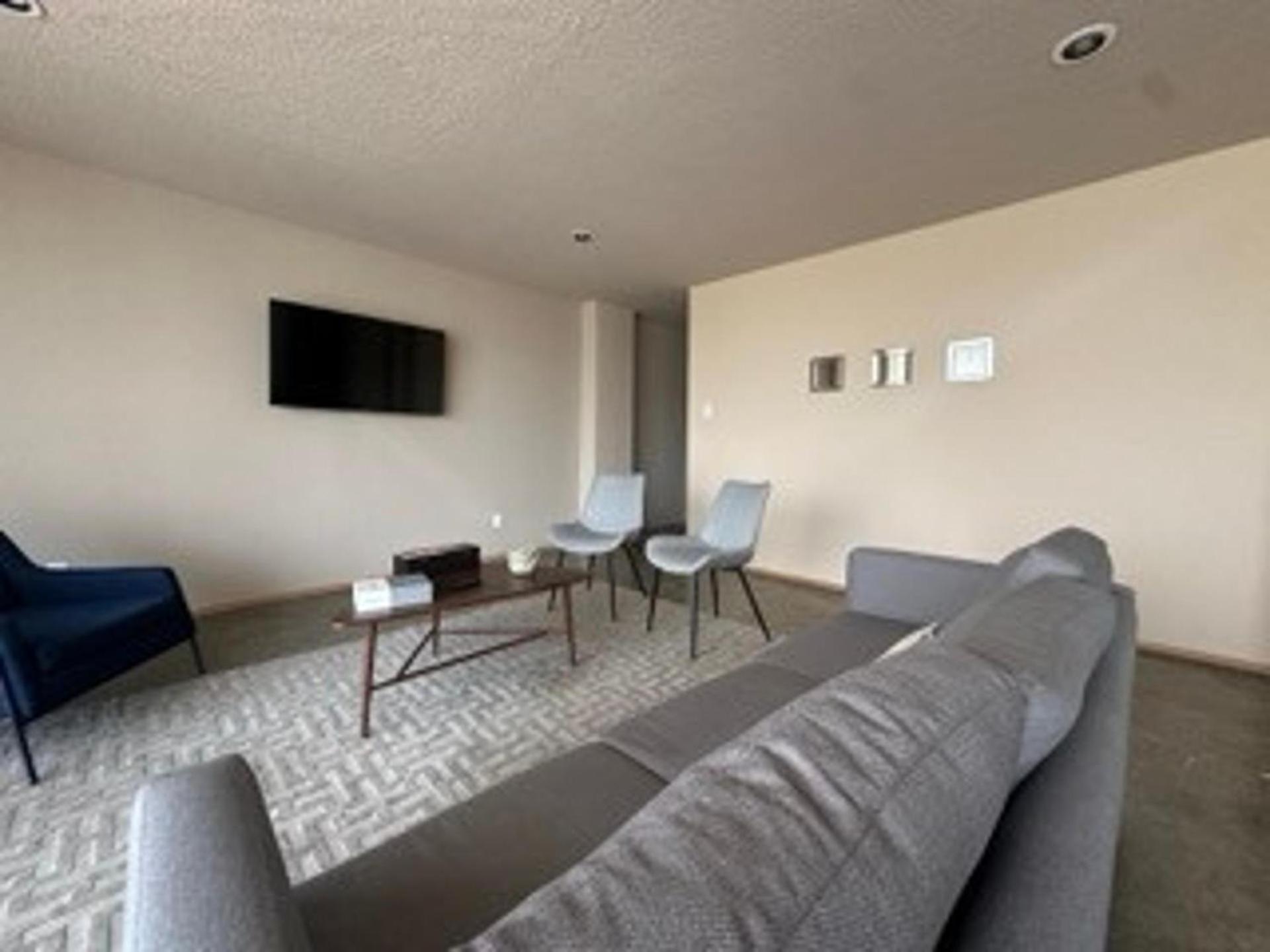 City Charm 3-Bed Apartment in Mexico City photo 4