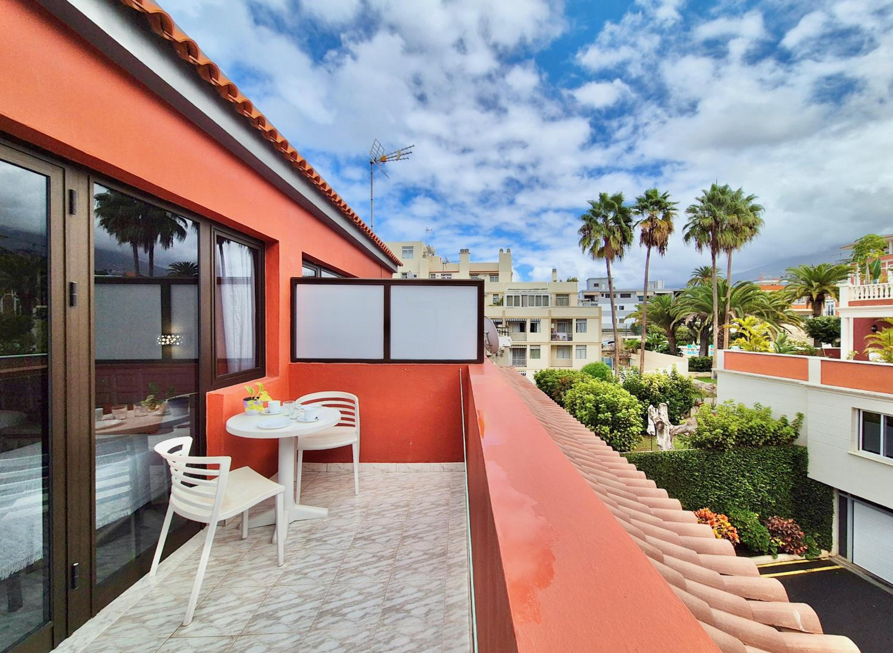 Canaima Apartments